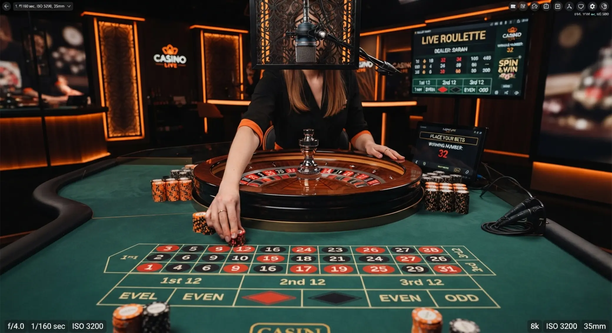Mesa en vivo con ruleta y fichas en ambiente online